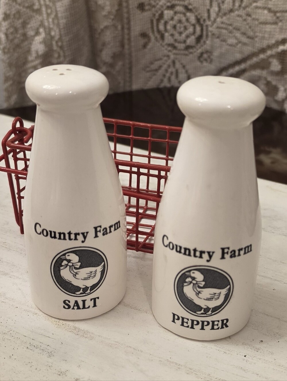 Vintage Country Farm Ceramic Milk Bottle Salt & Pepper Shakers Red Caddy Duck